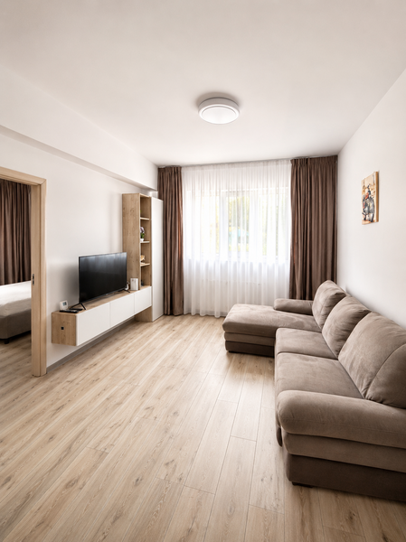 Giurgiului, apartament 2 camere, loc de parcare inclus.