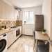 Giurgiului, apartament 2 camere, loc de parcare inclus.